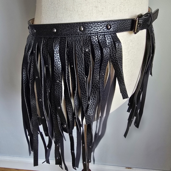 BCBGMaxazria, Black Fringe Vegan Leather Studded Statement Belt, Size Medium - Picture 4 of 12